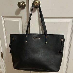 Michael Kors Leather Bucket Bag- Black